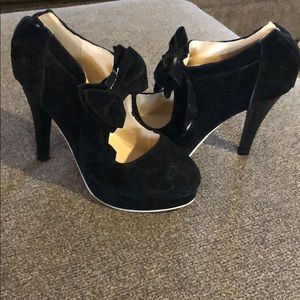 Black velvet heels